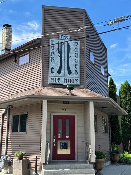 Primary Photo Of 901 W Fremont St, Kiel Sports And Entertainment For Sale