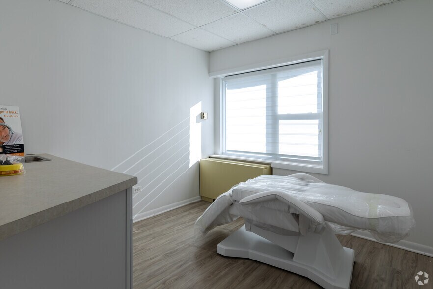 More Photos Of 1835 N 19th Ave, Melrose Park Medical For Lease