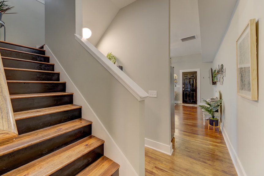 More Photos Of 302 Picadilly St, Columbia Specialty For Sale