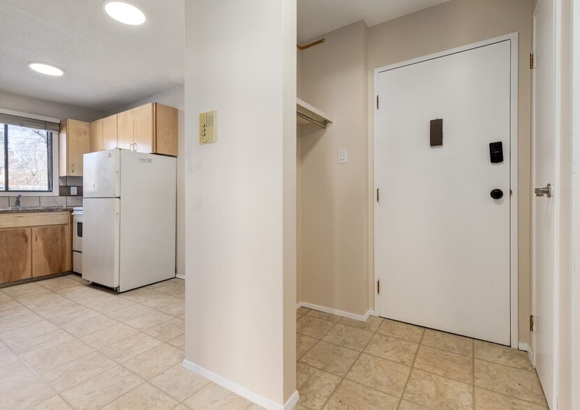 More Photos Of 120 29 Ave, Calgary Apartments For Sale