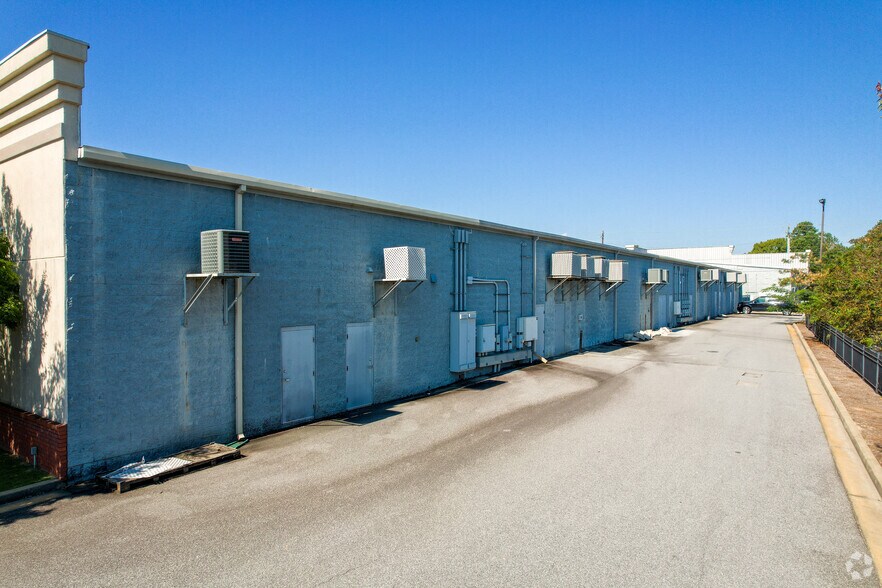 More Photos Of Veterans & Veterans Court Ct, Columbus Unknown For Lease