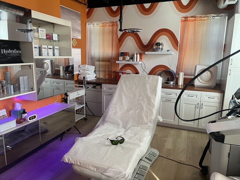 More Photos Of 609 E Speer Blvd, Denver Office For Sale