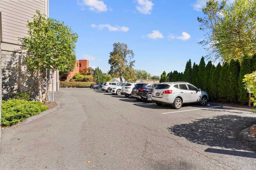 More Photos Of 21 Forest Street Unit# C1, New Canaan General Retail For Sale