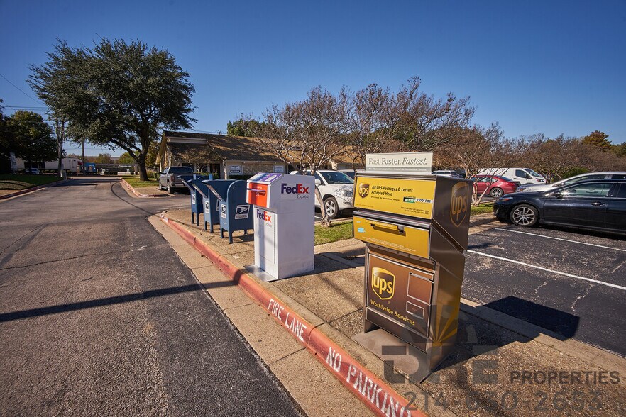More Photos Of 1116-1126 W Pioneer Pky, Arlington Unknown For Lease