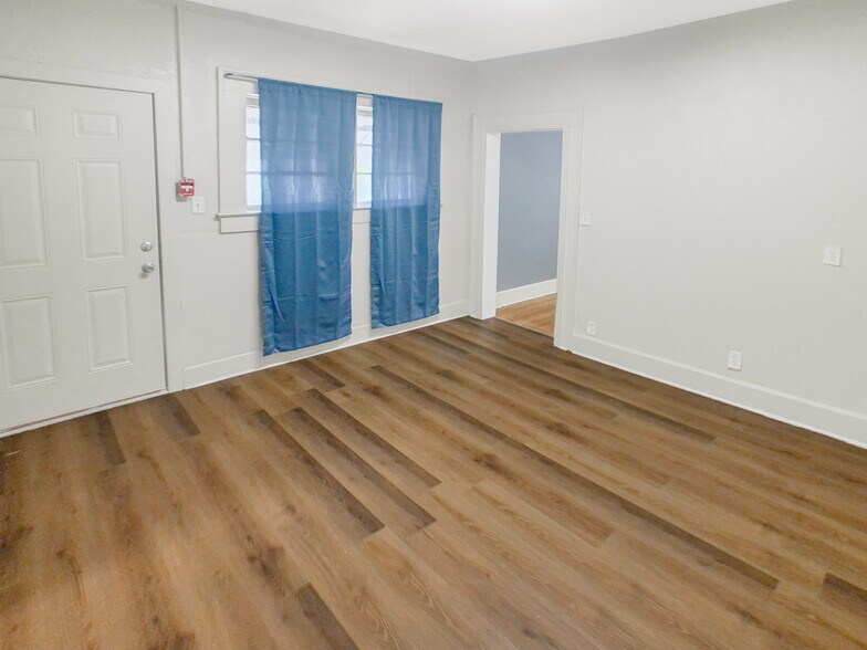 More Photos Of 2415 13th St, Tuscaloosa Office For Lease