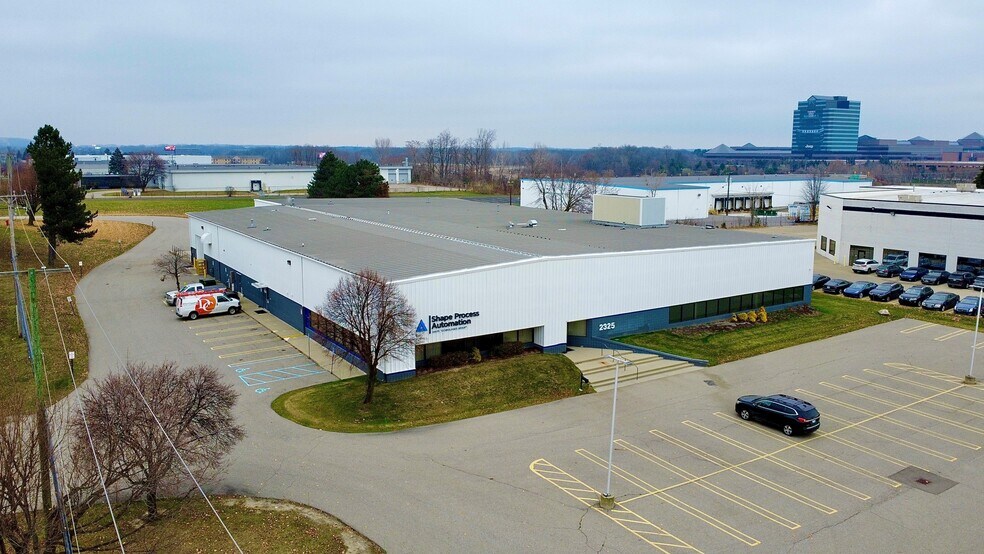 Primary Photo Of 2325 Featherstone Rd, Auburn Hills Warehouse For Lease