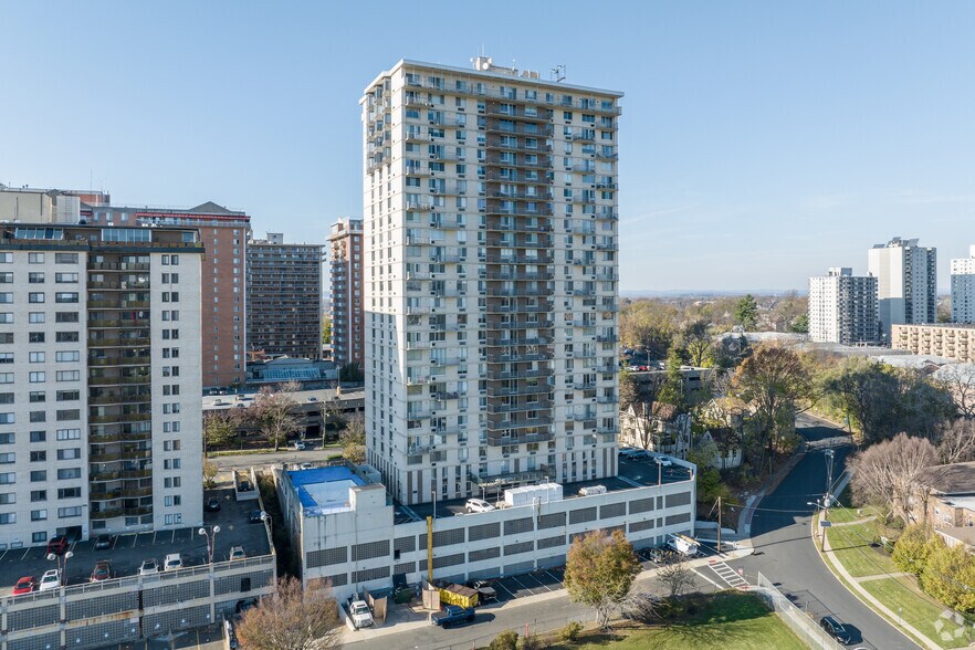 More Photos Of 160 OVERLOOK Ave, Hackensack Apartments For Lease