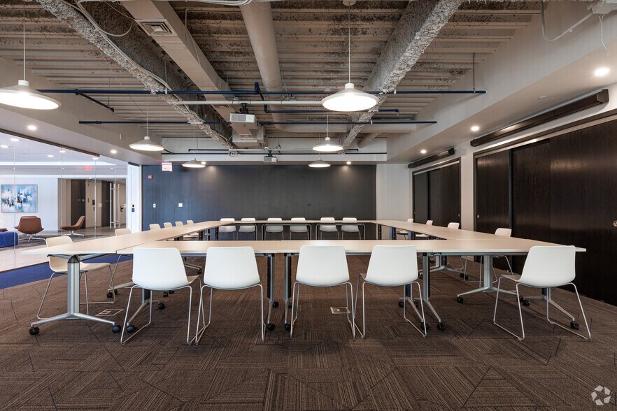 More Photos Of 100 Enterprise Dr, Rockaway Coworking Space