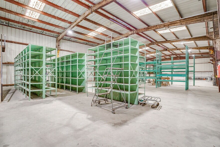 More Photos Of 1600 FM 3433, Newark Warehouse For Sale