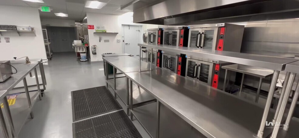 More Photos Of 1441 W 130th St, Gardena Manufacturing For Lease