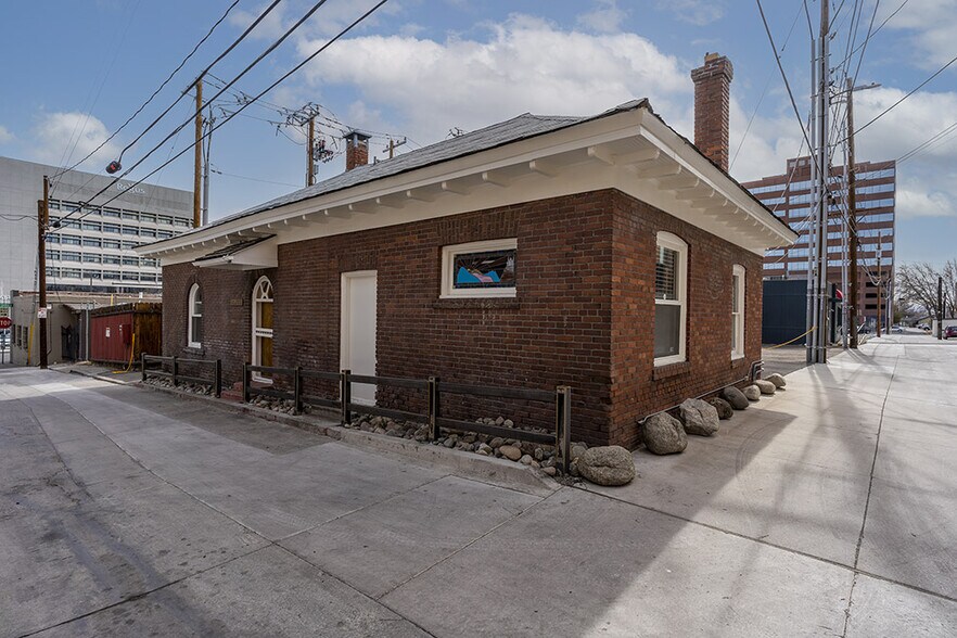 More Photos Of 120 Pickard Pl, Reno Office For Lease