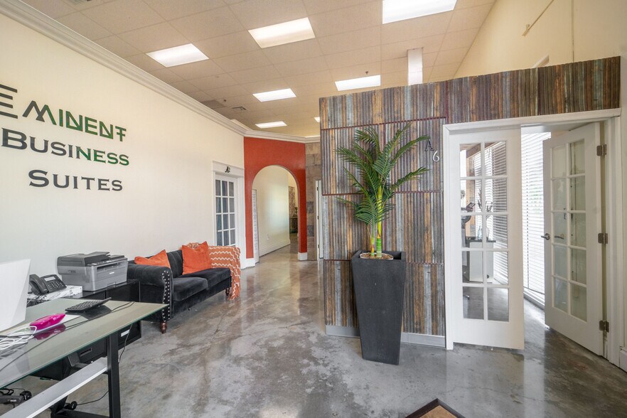 More Photos Of 1804 N Dixie Hwy, West Palm Beach Office For Sale
