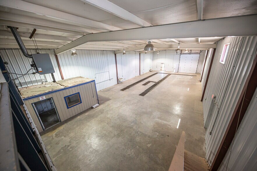 More Photos Of 850 W I-20, Penwell Warehouse For Lease