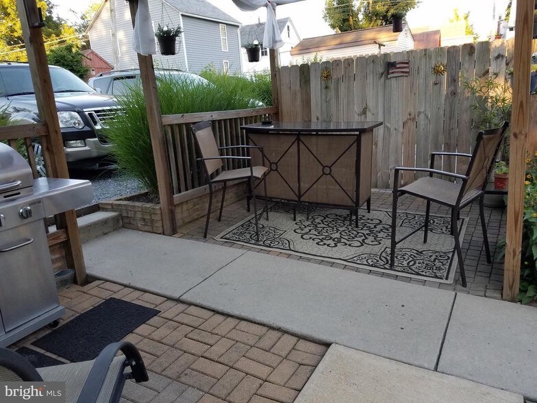 More Photos Of 633 Main St, Denver Apartments For Sale