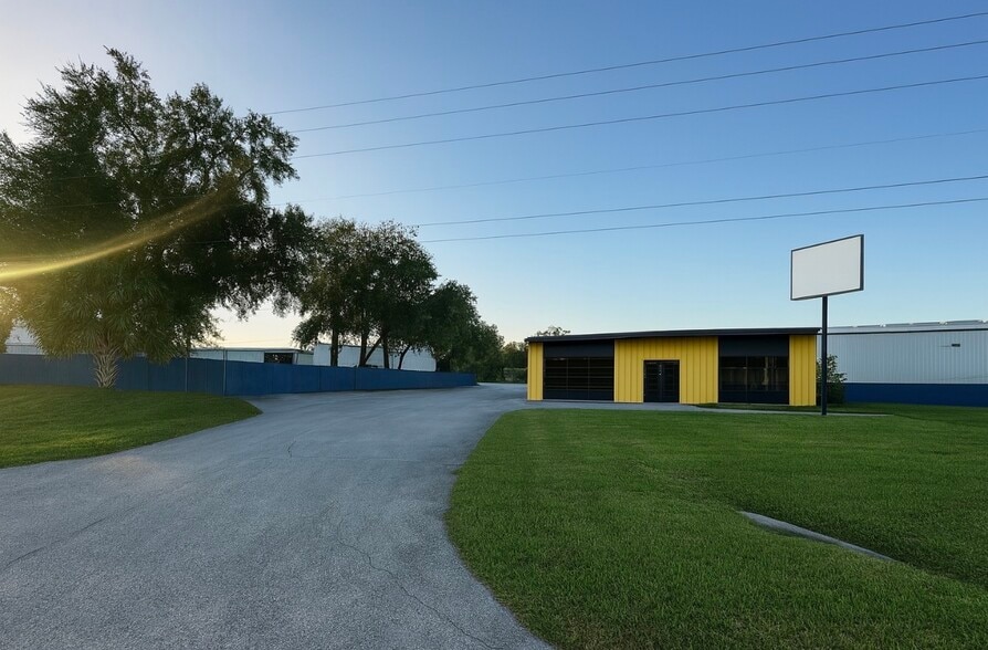 More Photos Of 3205 US Highway 92 E, Lakeland Freestanding For Lease