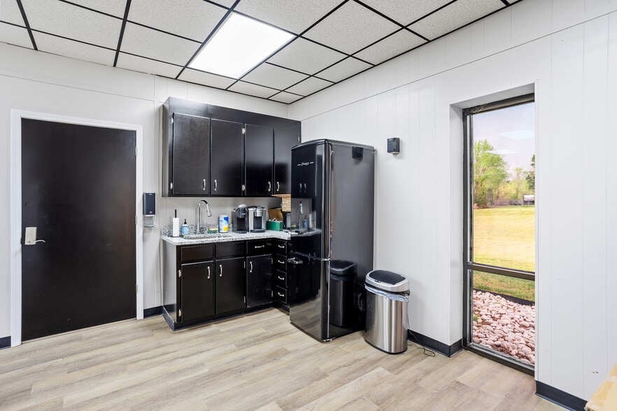 More Photos Of 554 Old Roberts Rd, Benson Warehouse For Sale