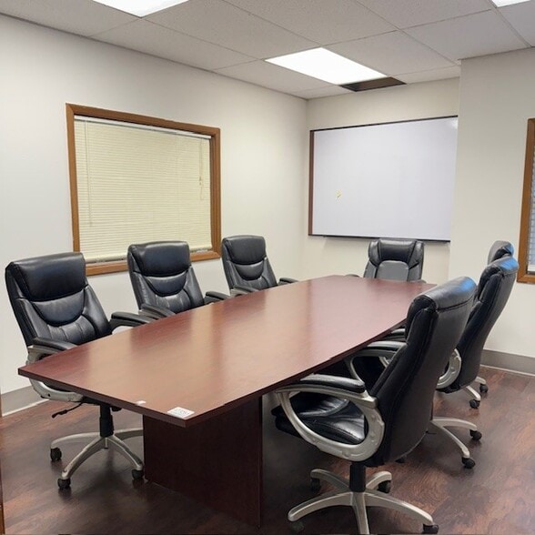 More Photos Of 5201 W 46th St, Indianapolis Light Distribution For Sale