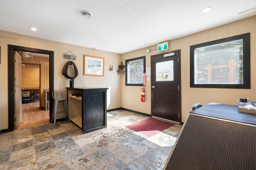 More Photos Of 282063 Twp Rd 224A, Rocky View No 44 Veterinarian Kennel For Sale
