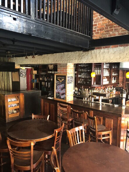 More Photos Of 902-904 S Charles St, Baltimore Restaurant For Lease