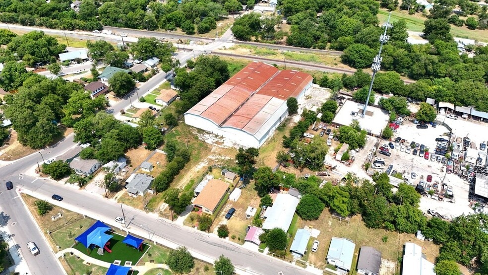 More Photos Of 312 Camacho St, San Marcos Warehouse For Sale