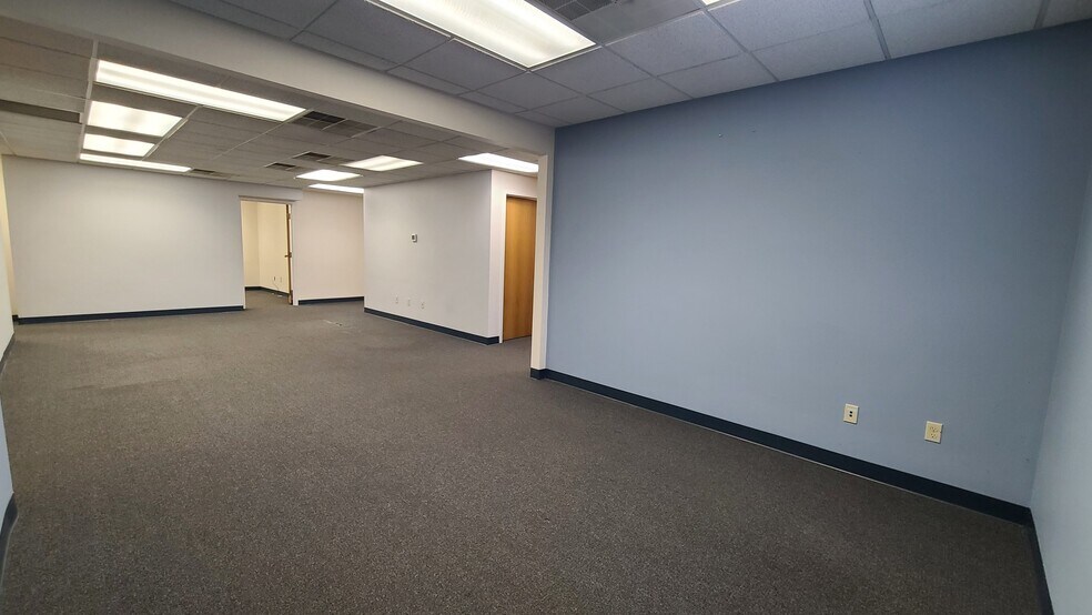 More Photos Of 3699 Alexandria Pike, Cold Spring Office For Lease