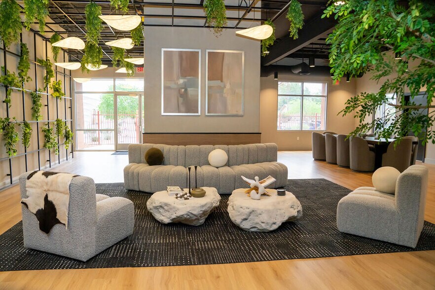 More Photos Of 2252 Pama Ln, Las Vegas Coworking Space