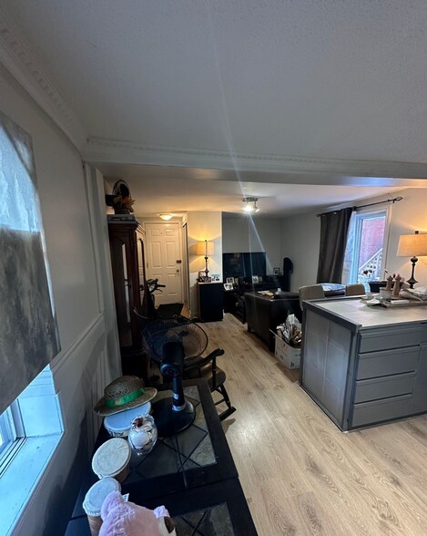 More Photos Of 449 Preston St, Ottawa Storefront Retail Residential For Sale