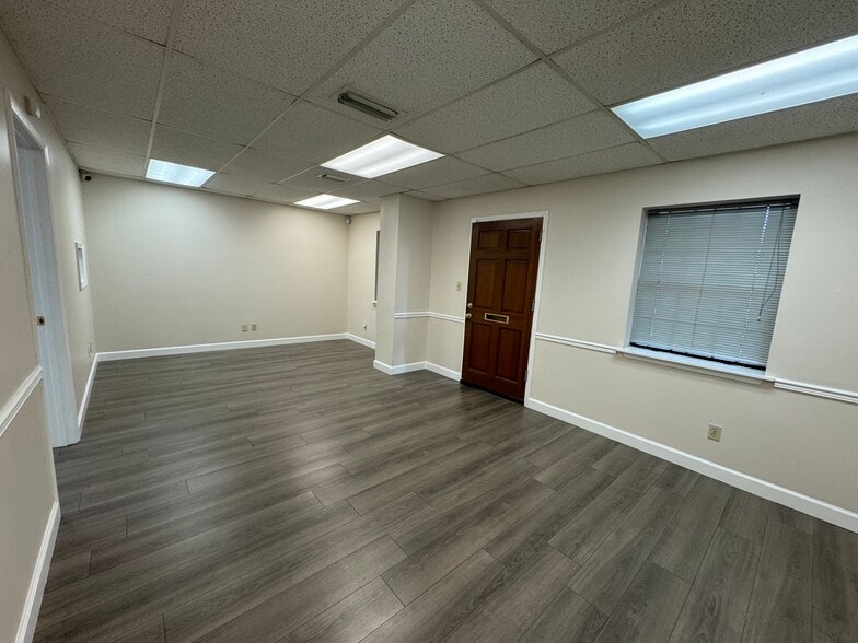 More Photos Of 3938 Sunbeam Rd, Jacksonville Medical For Sale