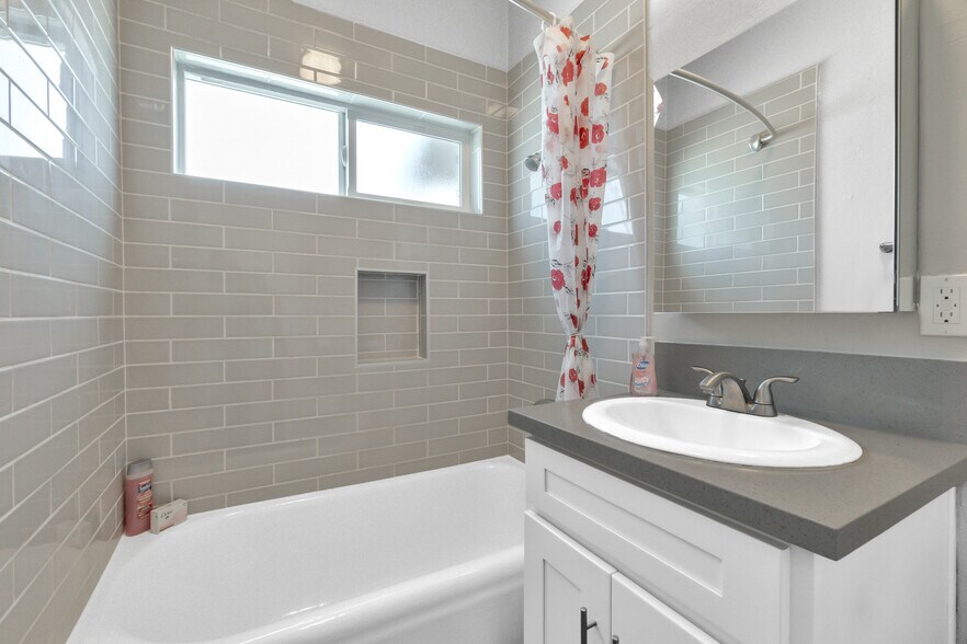 More Photos Of 1211 Magnolia Ave, Long Beach Apartments For Sale