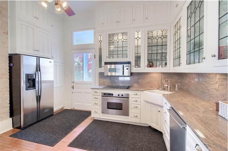 More Photos Of 1602 E Cesar Chavez St, Austin Office Residential For Lease