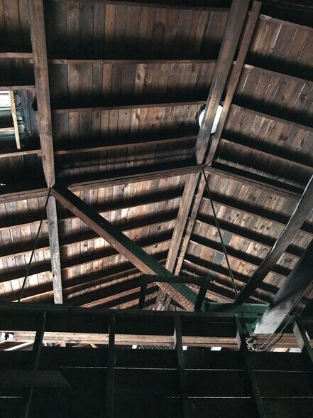 More Photos Of 110 Railroad St, Williamston Bar For Sale