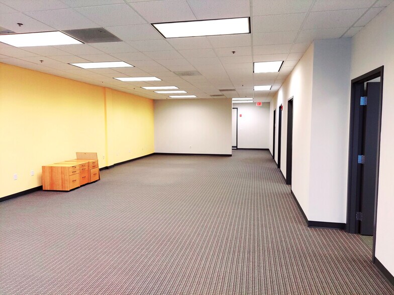 More Photos Of 22375 Broderick Dr, Sterling Office For Sale