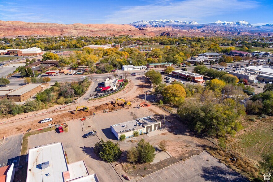 More Photos Of 588 Kane Creek Blvd, Moab General Retail For Sale