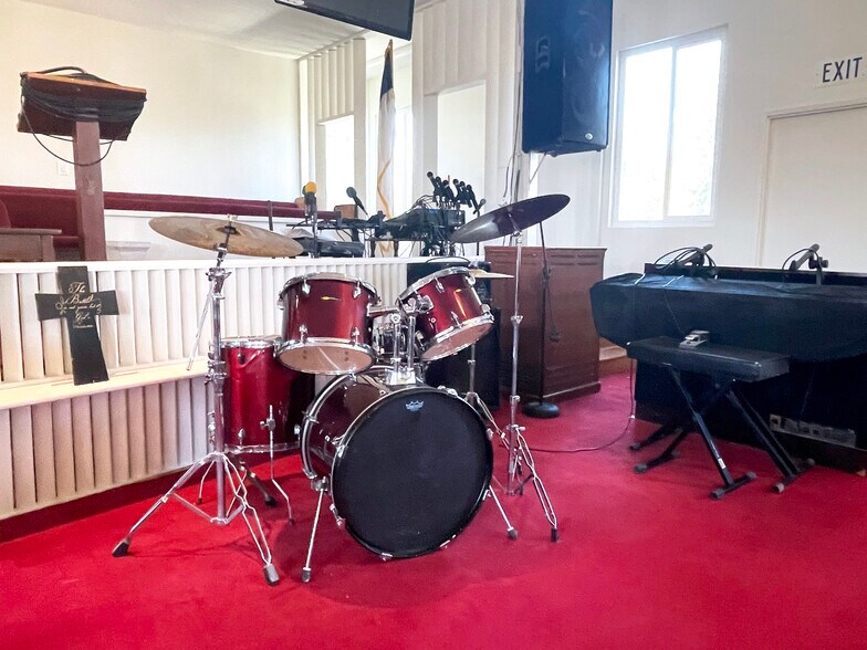 More Photos Of 1567 S Reservoir St, Pomona Religious Facility For Sale