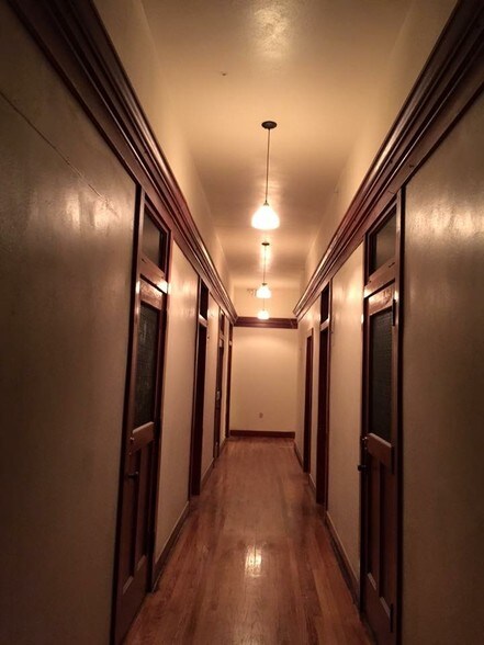 More Photos Of 200 W Main St, Marietta Storefront Retail Residential For Sale