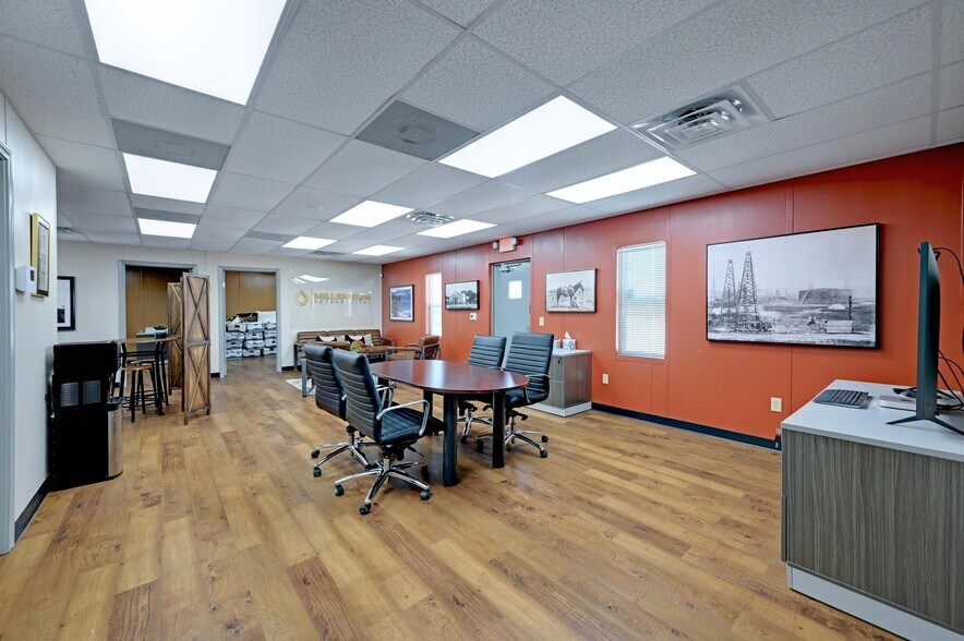 More Photos Of 804 Highway 304, Gonzales Loft Creative Space For Sale