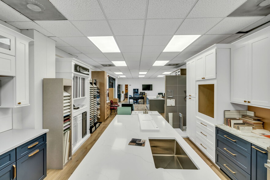 More Photos Of 5731 General Washington Dr, Alexandria Distribution For Sale