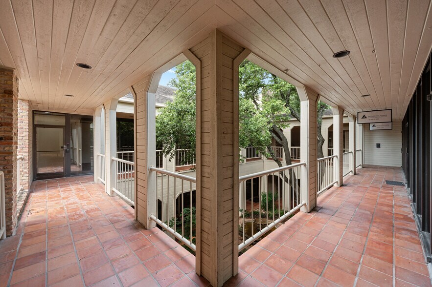 More Photos Of 3624 North Hills Dr, Austin Medical For Sale