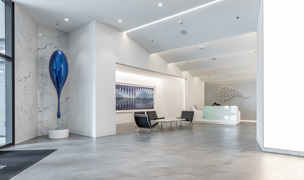 More Photos Of 80 SW 8th St, Miami Office For Lease