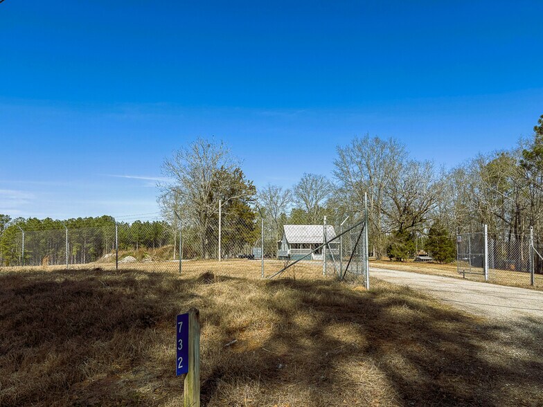 More Photos Of 732 Valley Ridge Rd, Swansea Land For Lease
