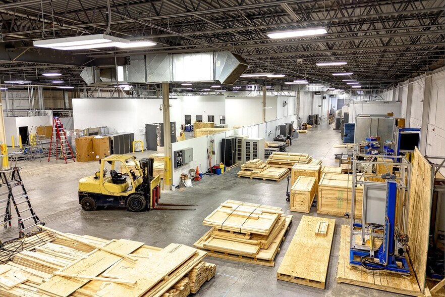 More Photos Of 115 Union Valley Rd, Oak Ridge Light Distribution For Lease