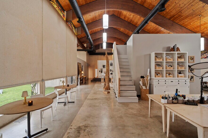 More Photos Of 4720 Avenue O 1/2, Galveston Showroom For Sale