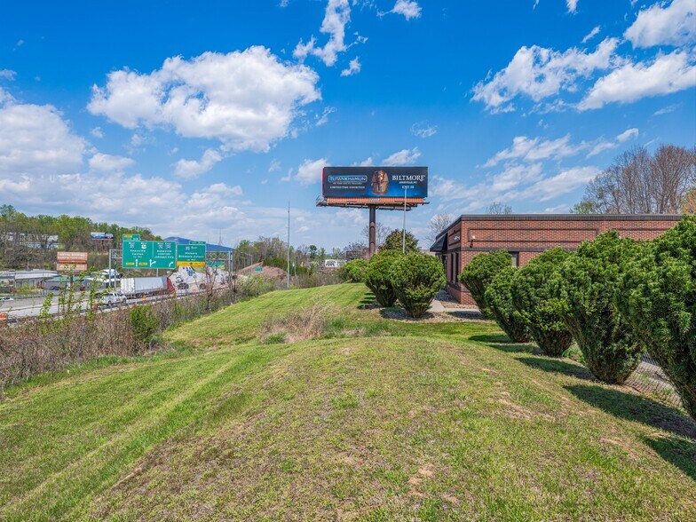 More Photos Of 786 Dogwood Rd, Asheville Office Residential For Sale