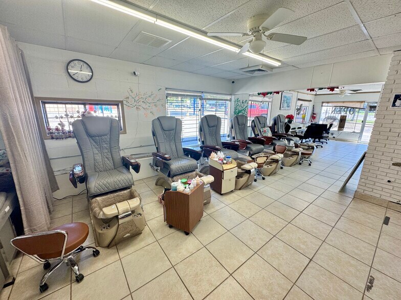More Photos Of 289 S Washington St, Ripley Fast Food For Sale