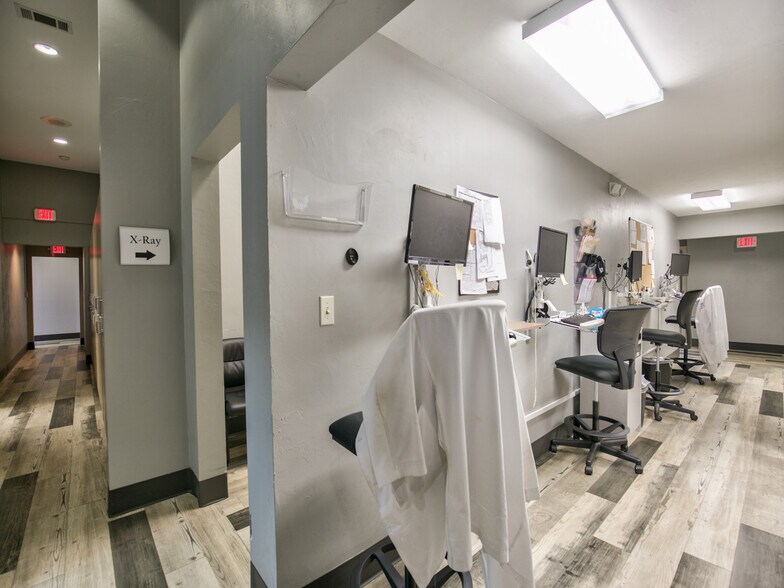 More Photos Of 1981 Capital Cir NE, Tallahassee Medical For Lease