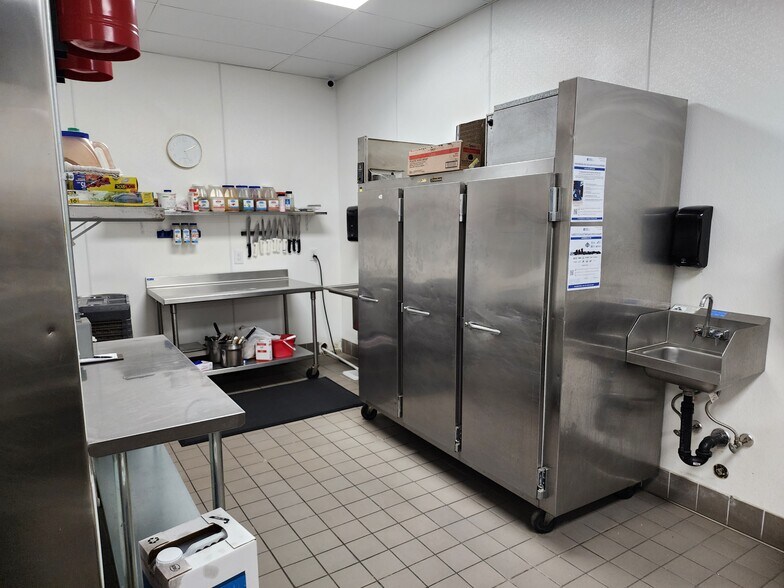 More Photos Of 142-144 N K St, Tulare Restaurant For Sale