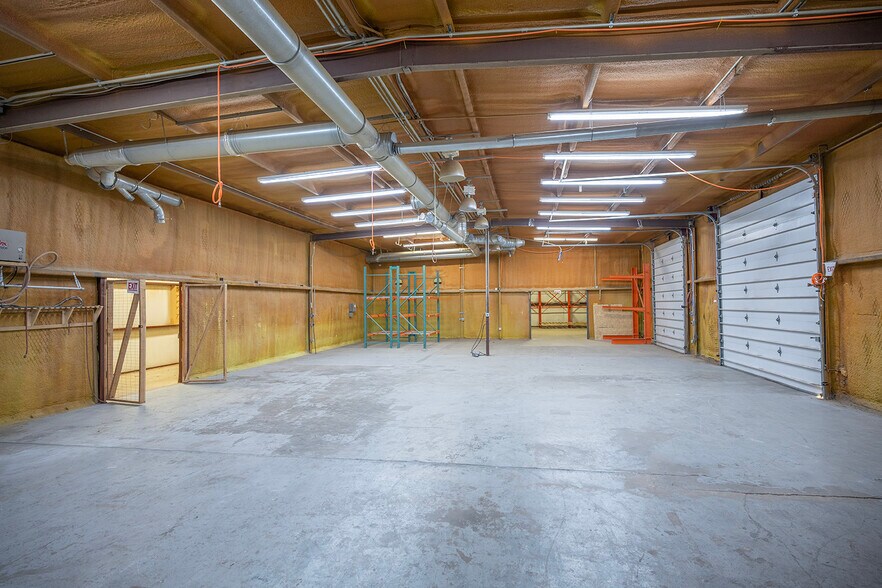 More Photos Of 5845 49th St, Lubbock Warehouse For Lease