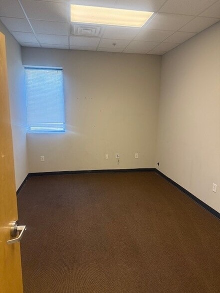 More Photos Of 2723 Apple Valley Rd NE, Atlanta Light Distribution For Lease