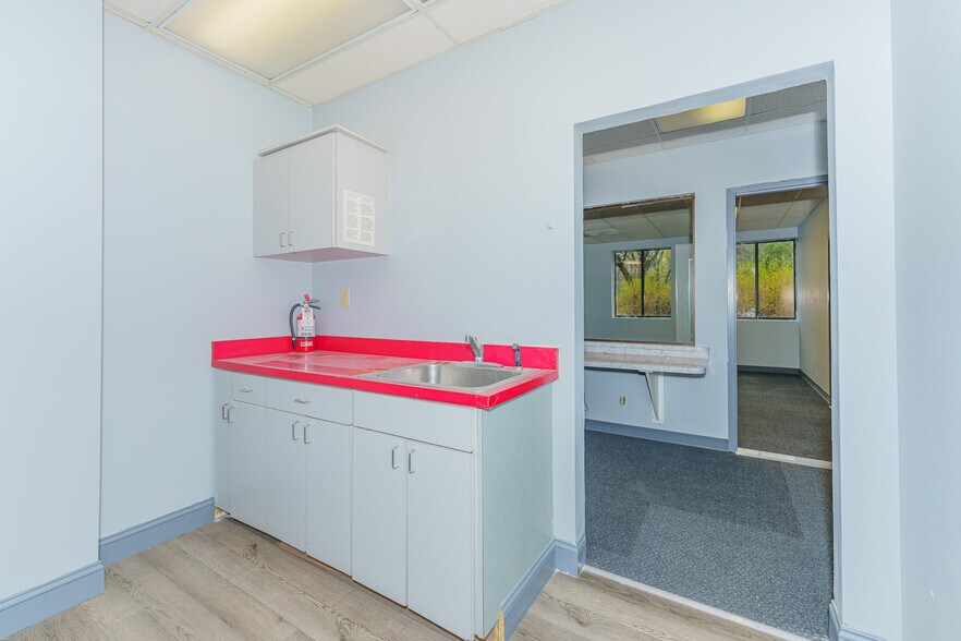 More Photos Of 961-963 State Route 146, Clifton Park Medical For Lease