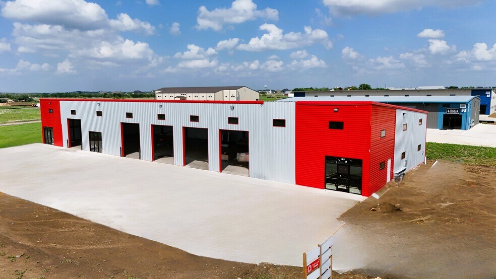 More Photos Of Building 1, 8137 Florance Rd, Northlake Light Distribution For Sale